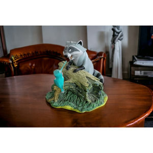 Disney Pocahontas Meeko & Flint Figurine ~ 1995 ~ Mint Condition ~ No Box!